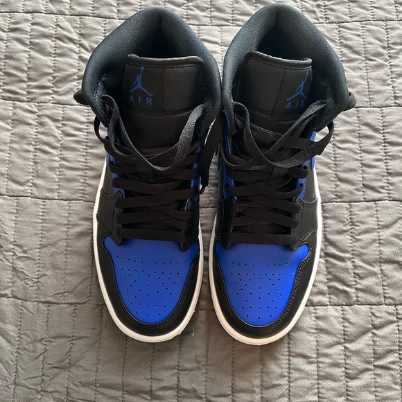 Jordan 1 Mid - Picture 6 of 6